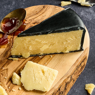 Snowdonia Black Bomber Extra Mature Cheddar